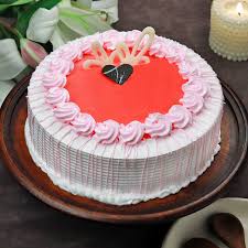 Strawberry cake with cream