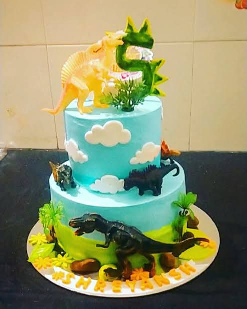 Dinosor Cake